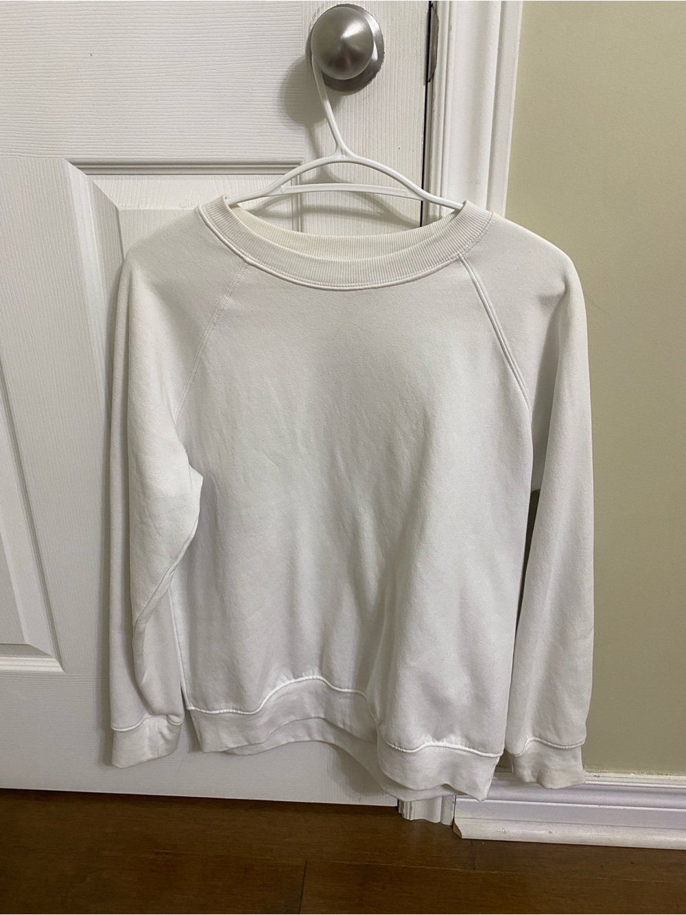 H&M Women White Crewneck: Size Xs